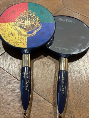 Harry Potter Hogwarts Crest Hand Mirror - Multicolor (2)